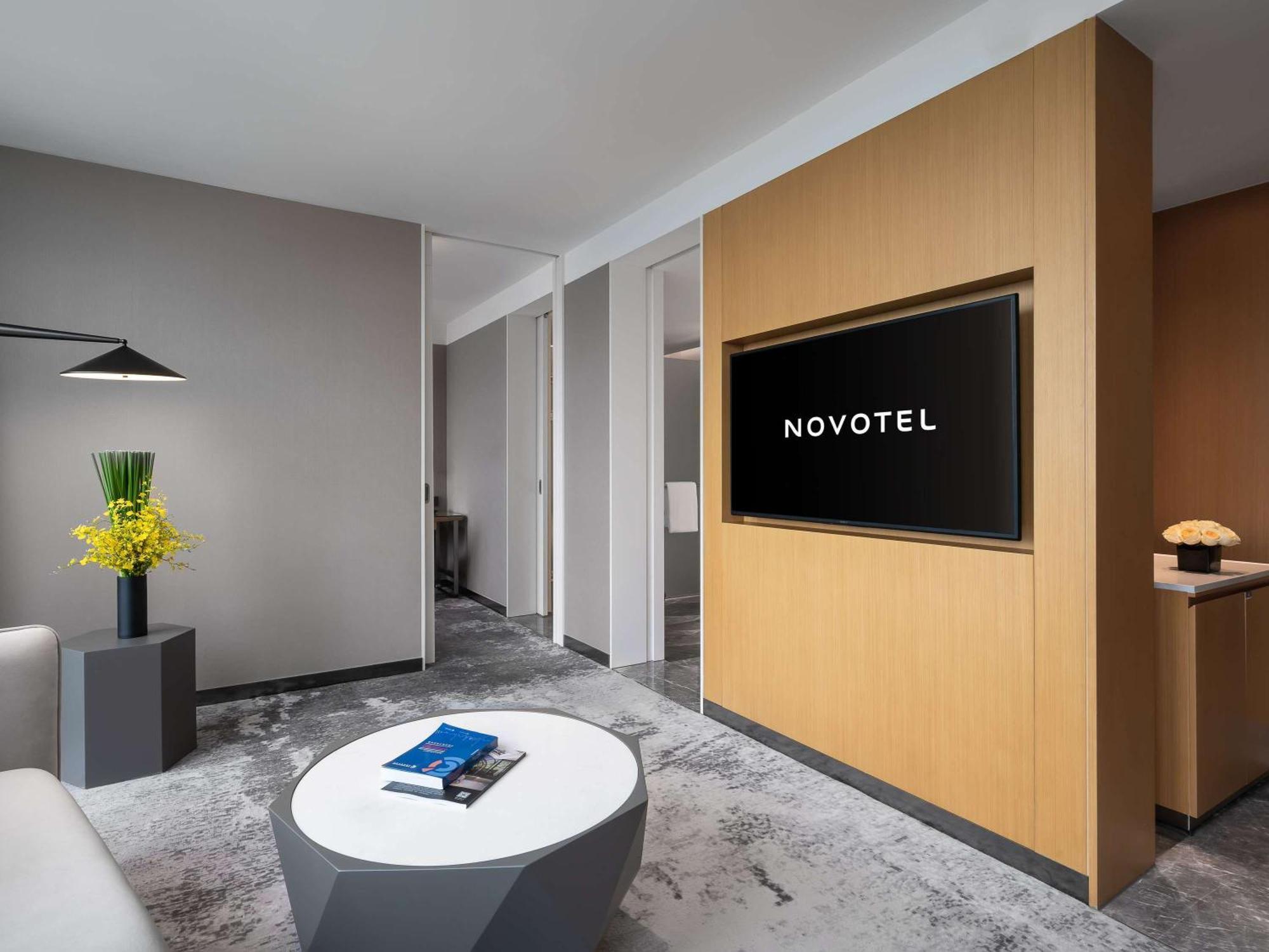 Novotel Guangzhou Baiyun Airport - Canton Fair Free Shuttle Bus & Official Registration Agency Bagian luar foto